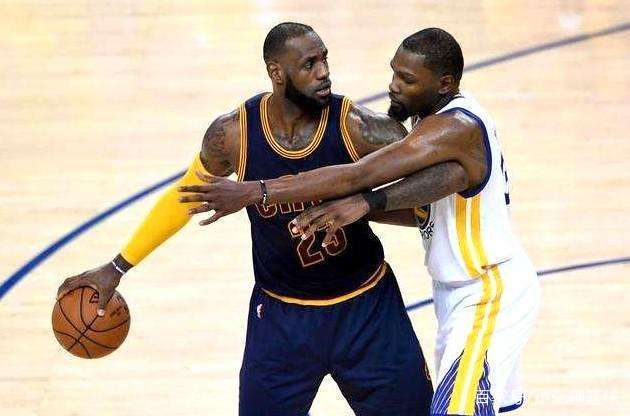 穆雷狂砍50+且命中10记三分，戈登之后队史首人（穆雷爆砍50+且投进10记三分，继戈登之后成队史首位达成者）