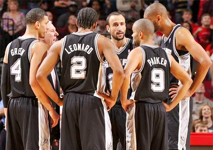 打入制胜球，达尼洛成历史首位两夺欧冠+两夺解放者杯的球员（绝杀制胜，达尼洛成史上首位欧冠与解放者杯各两夺的球员）