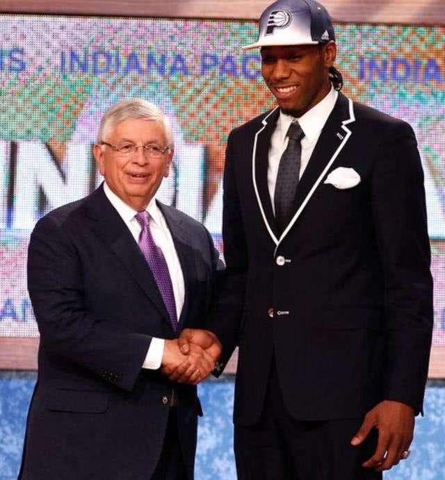 踢球者：于帕原则上愿意留在拜仁，但续约条款必须让他满意（踢球者：于帕倾向留守拜仁，但续约条件须令其满意）