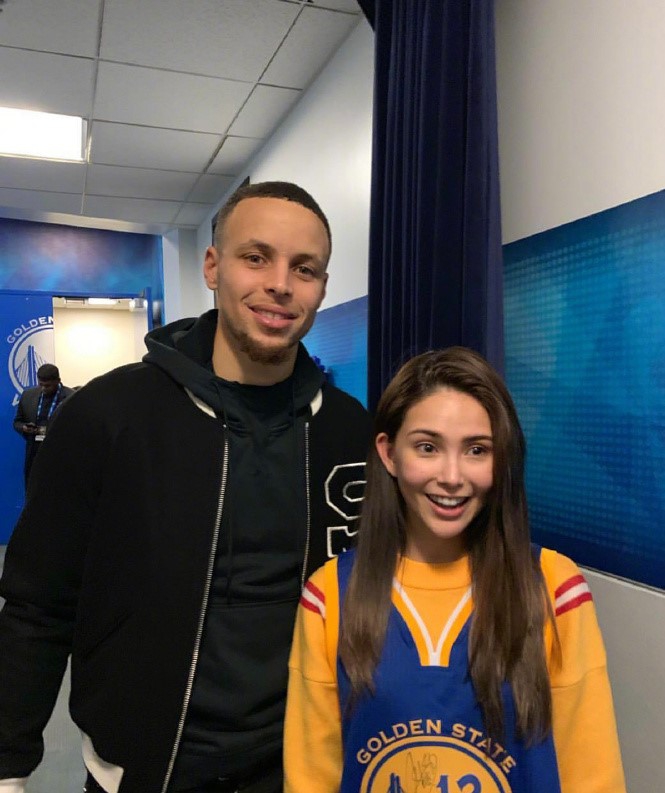 蛇精灵大战红魔鬼！意甲官方发布米兰德比预热海报（蓝黑蛇对阵红魔！意甲官方释出米兰德比预热海报）